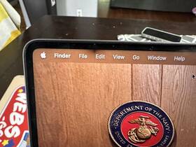 Macassma2141silver Apple 16 Inch Laptop Lcd Screen Smalll Flaw In